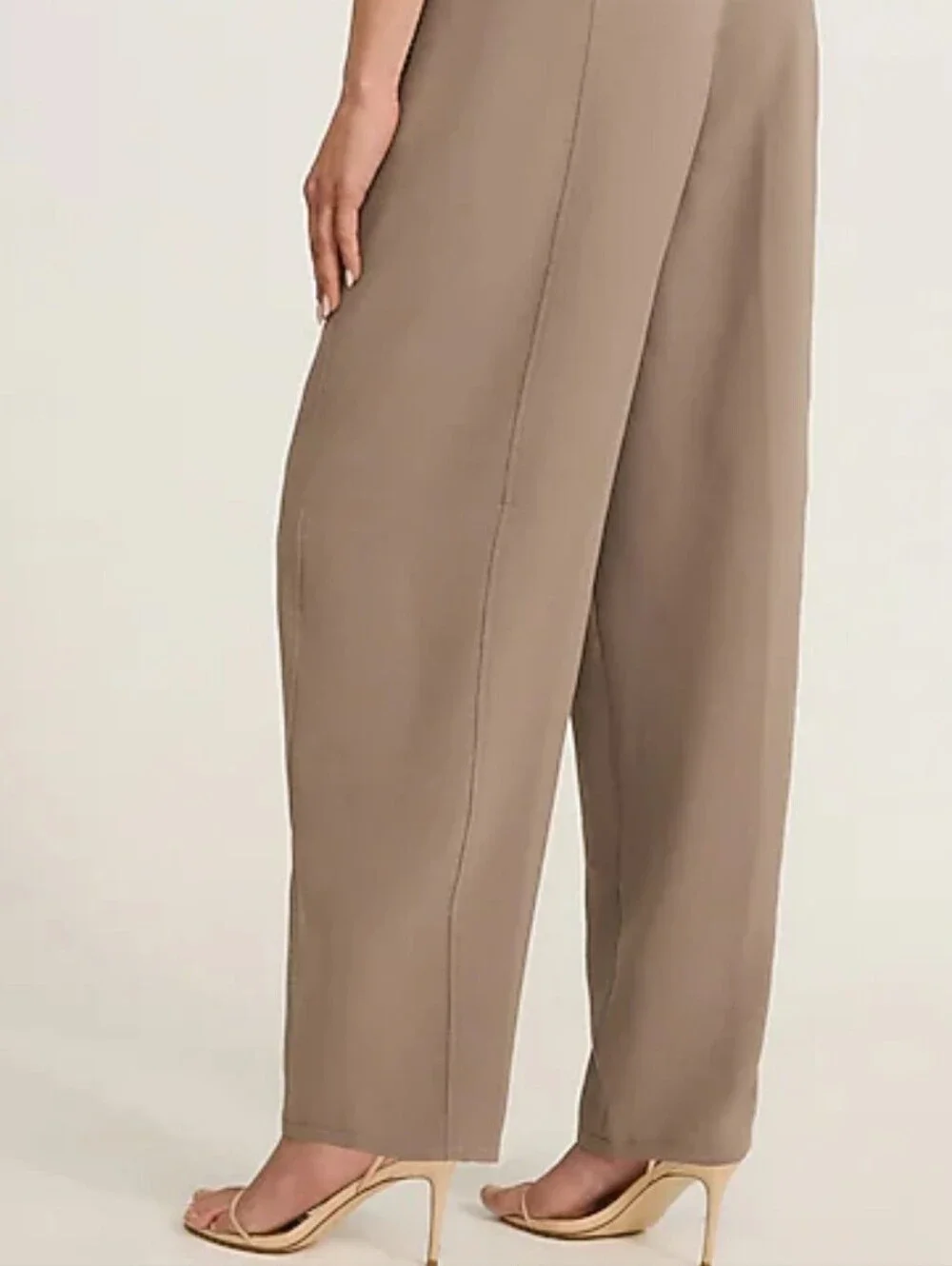 Express Barrel Leg Dress Pants in Mushroom SZ 6 Long - NWTs